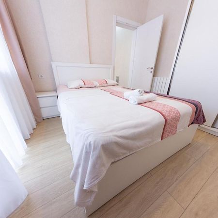 5 Apartment In One Boulding - Near Stadium Batumi Zewnętrze zdjęcie