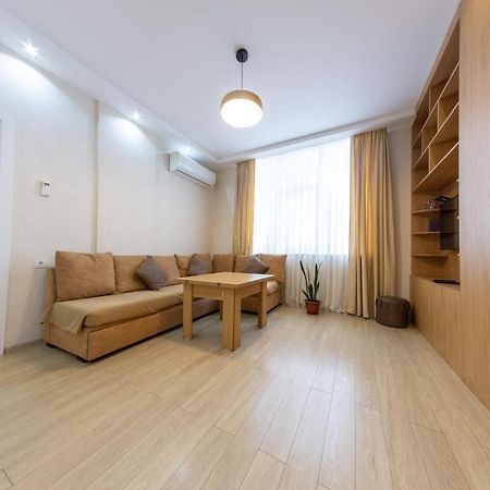 5 Apartment In One Boulding - Near Stadium Batumi Zewnętrze zdjęcie