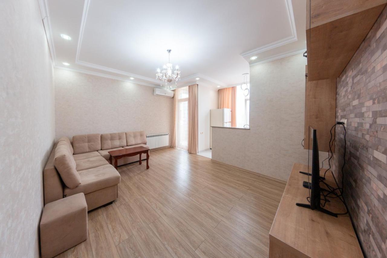 5 Apartment In One Boulding - Near Stadium Batumi Zewnętrze zdjęcie