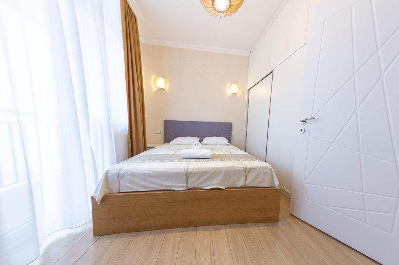 5 Apartment In One Boulding - Near Stadium Batumi Zewnętrze zdjęcie