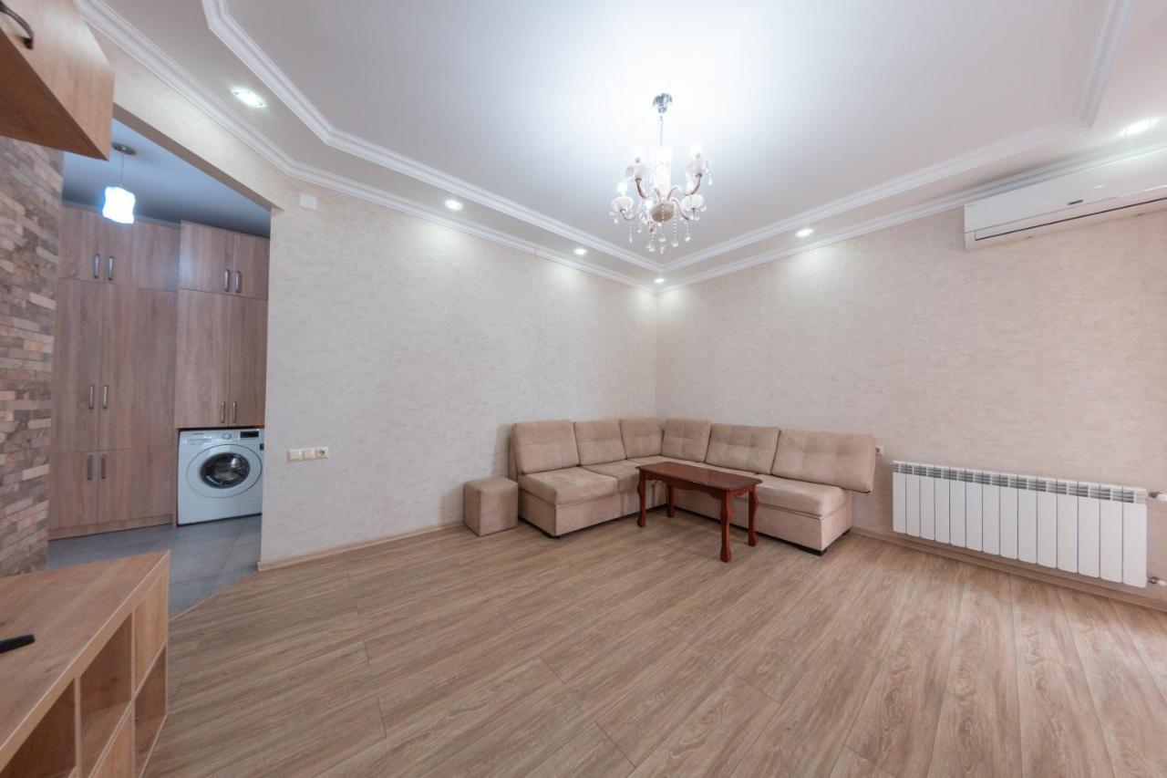 5 Apartment In One Boulding - Near Stadium Batumi Zewnętrze zdjęcie