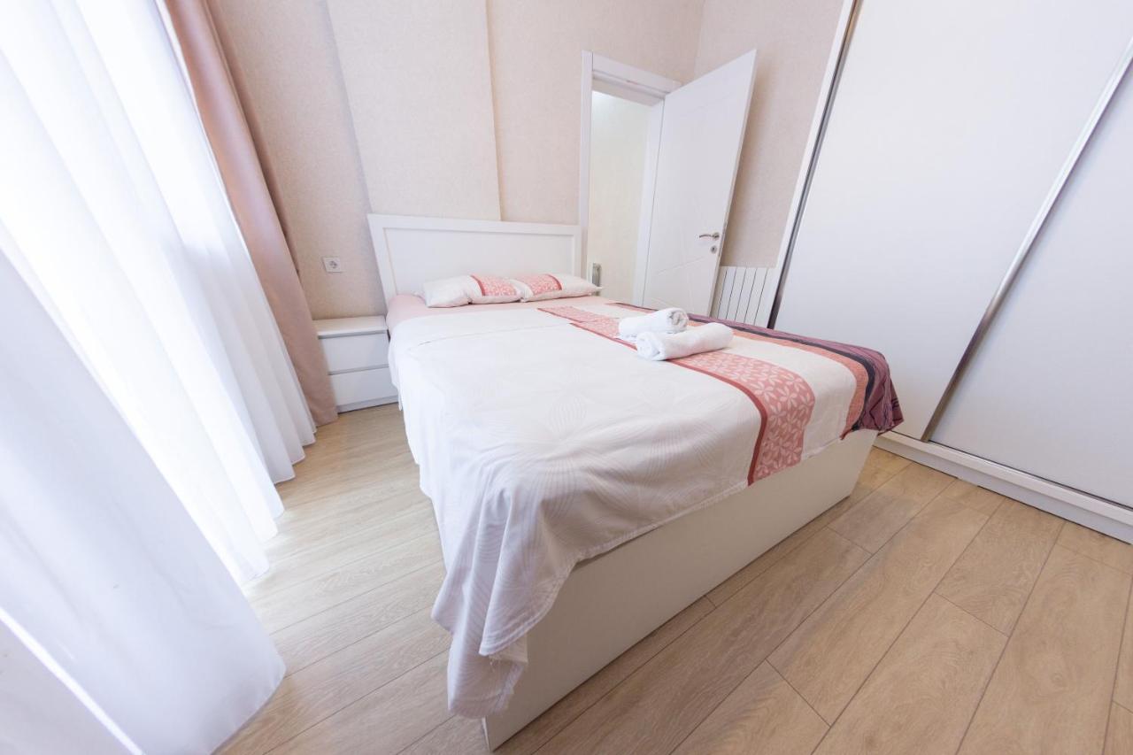 5 Apartment In One Boulding - Near Stadium Batumi Zewnętrze zdjęcie