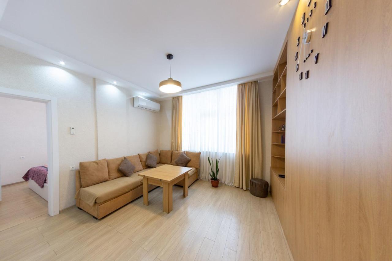 5 Apartment In One Boulding - Near Stadium Batumi Zewnętrze zdjęcie