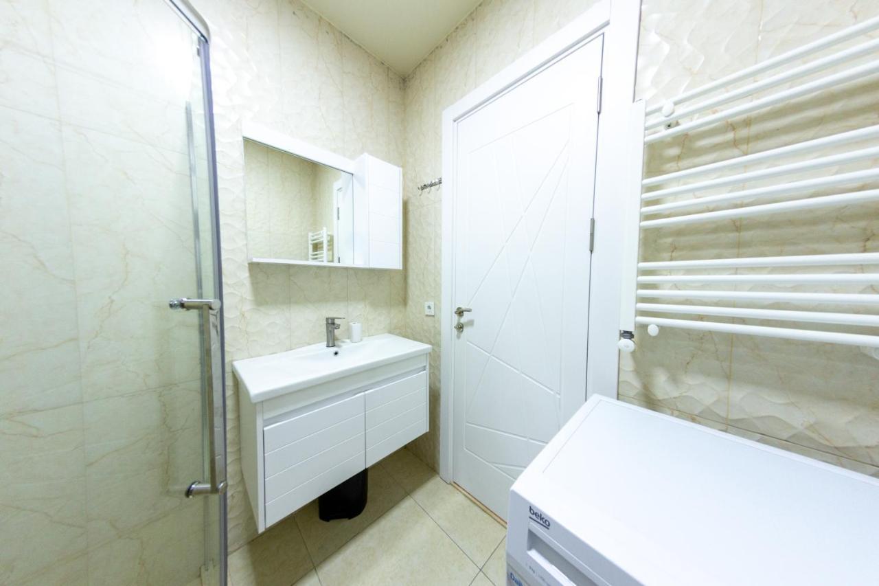 5 Apartment In One Boulding - Near Stadium Batumi Zewnętrze zdjęcie