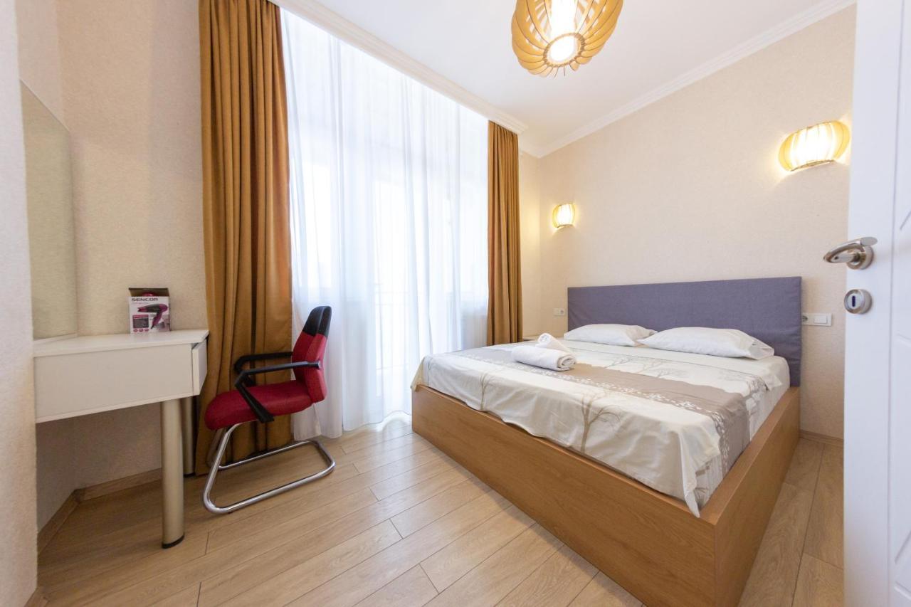 5 Apartment In One Boulding - Near Stadium Batumi Zewnętrze zdjęcie