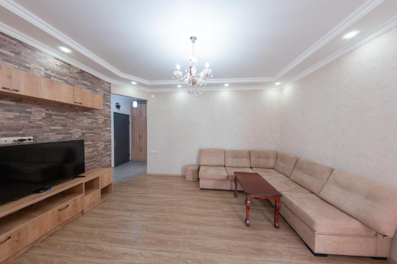 5 Apartment In One Boulding - Near Stadium Batumi Zewnętrze zdjęcie